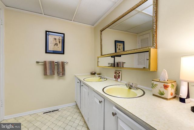 2114 POT SPRING RD, Lutherville Timonium, MD 21093
