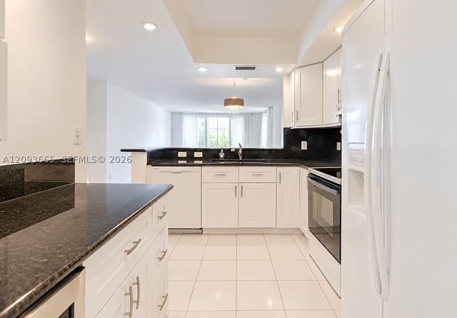 3581 S Ocean Blvd 2D, South Palm Beach, FL 33480