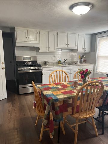 12 Third School Street 2, Bristol, RI 02809