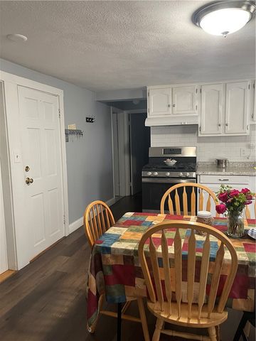 12 Third School Street 2, Bristol, RI 02809