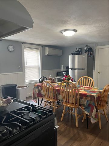 12 Third School Street 2, Bristol, RI 02809