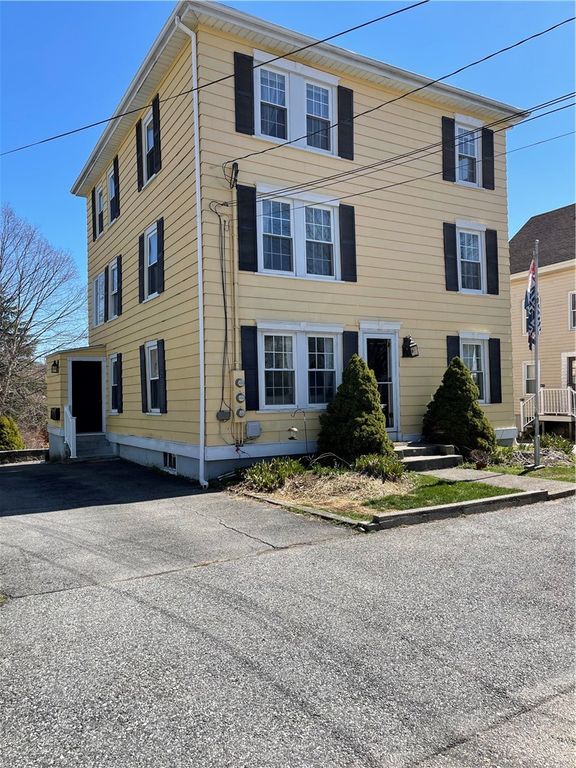 12 Third School Street 2, Bristol, RI 02809