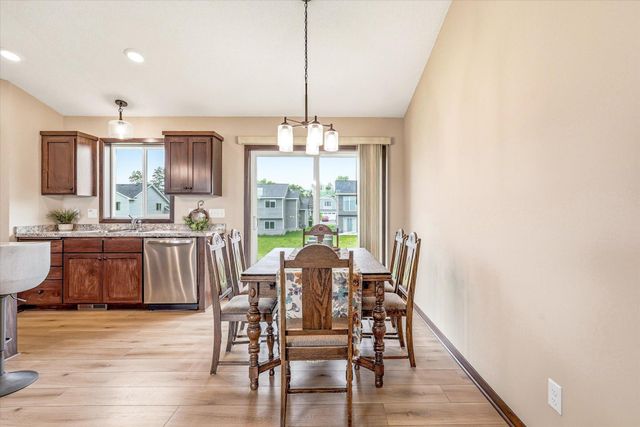 422 Bluebird Drive NW, Isanti, MN 55040