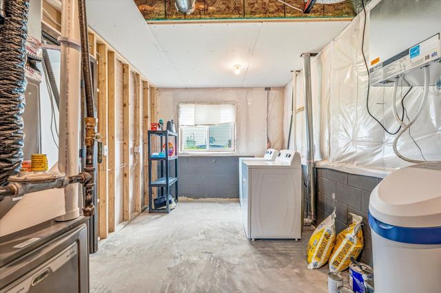 422 Bluebird Drive NW, Isanti, MN 55040