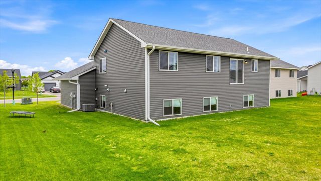 422 Bluebird Drive NW, Isanti, MN 55040