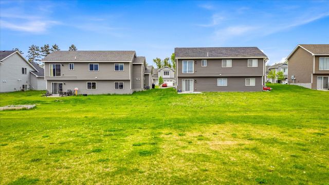 422 Bluebird Drive NW, Isanti, MN 55040