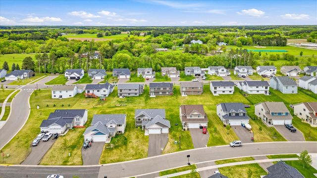422 Bluebird Drive NW, Isanti, MN 55040