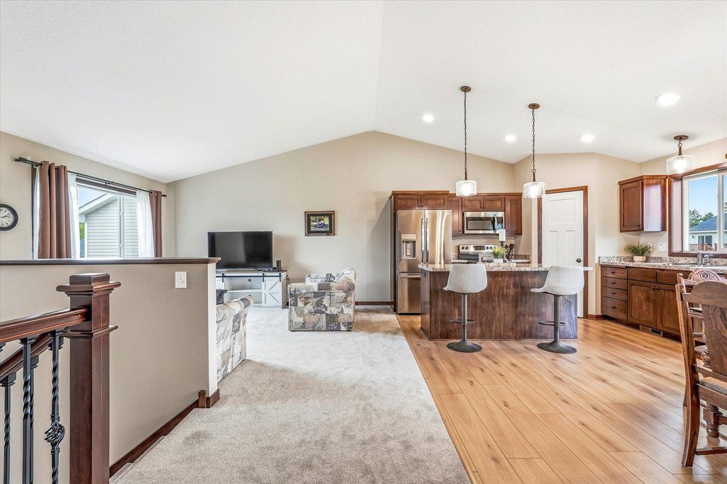 422 Bluebird Drive NW, Isanti, MN 55040 — photo 5