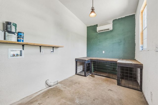 604 Avenue B, Lexington, TX 78947