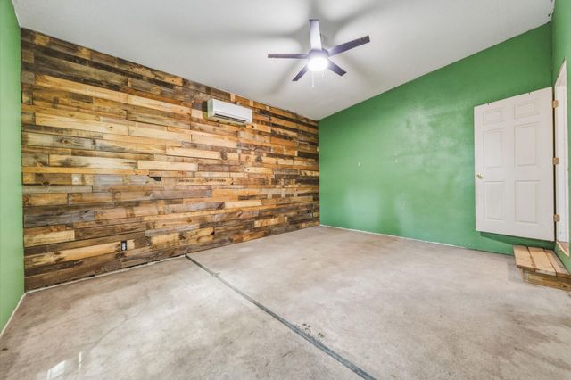 604 Avenue B, Lexington, TX 78947