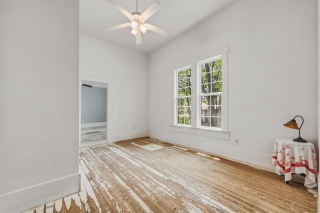 604 Avenue B, Lexington, TX 78947