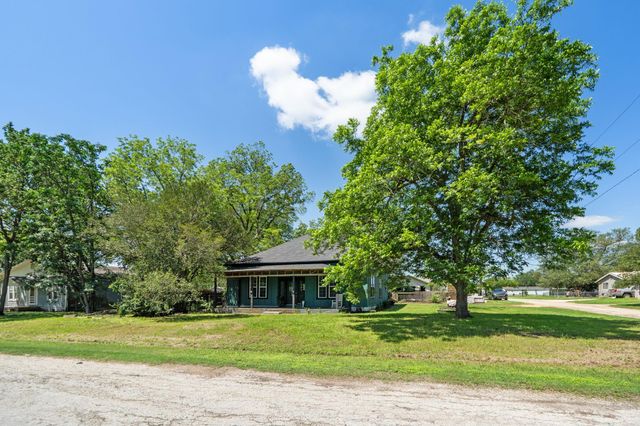 604 Avenue B, Lexington, TX 78947