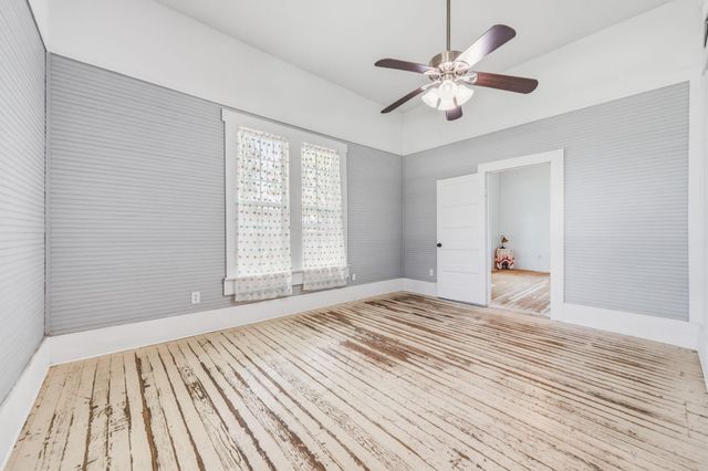 604 Avenue B, Lexington, TX 78947