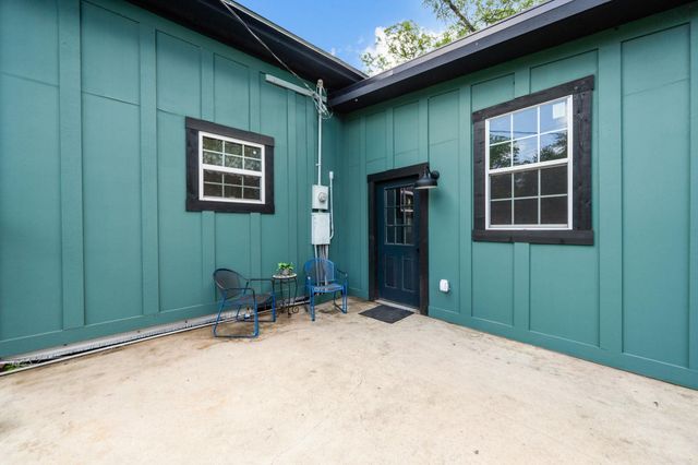 604 Avenue B, Lexington, TX 78947