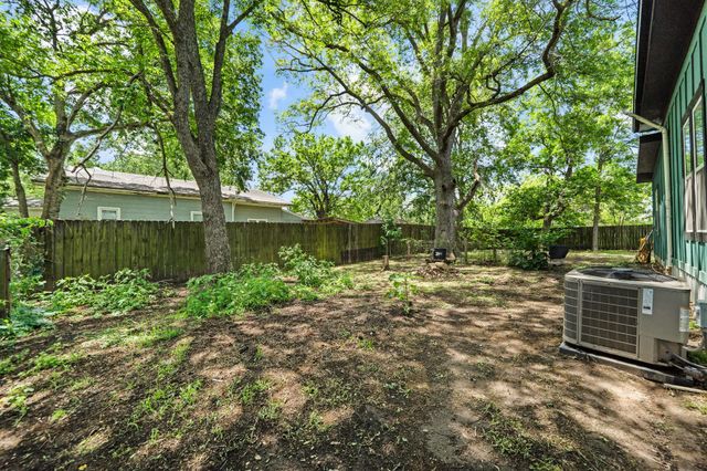 604 Avenue B, Lexington, TX 78947