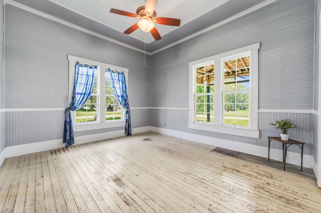 604 Avenue B, Lexington, TX 78947