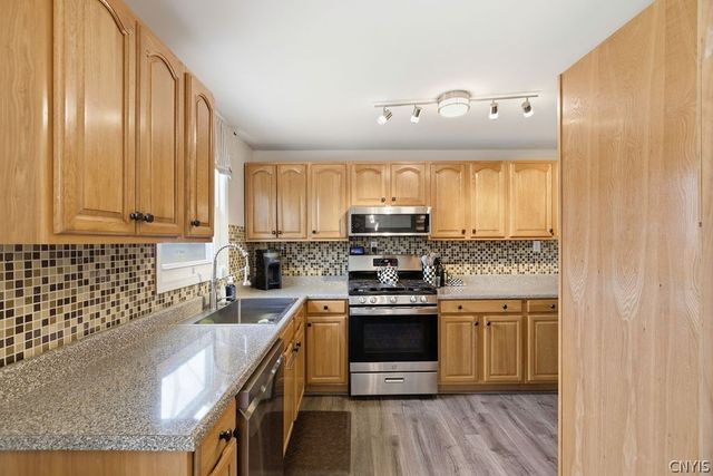 7352 Tomwood Drive, Salina, NY 13090