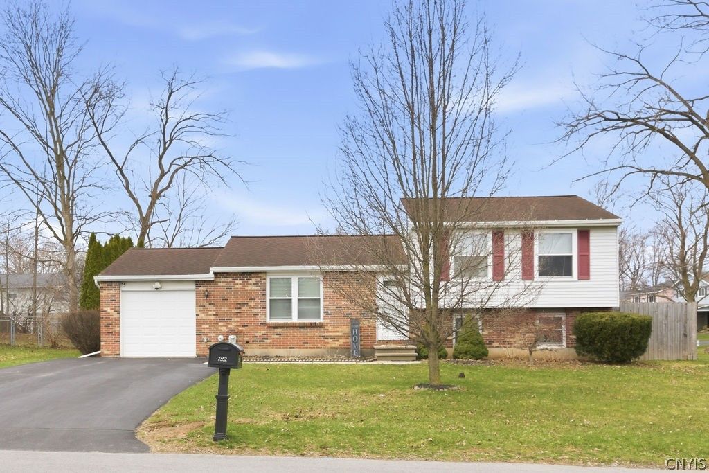 7352 Tomwood Drive, Salina, NY 13090