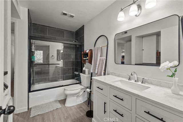 24837 Apple Street B, Newhall, CA 91321