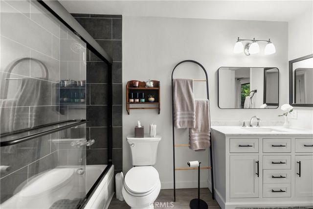 24837 Apple Street B, Newhall, CA 91321