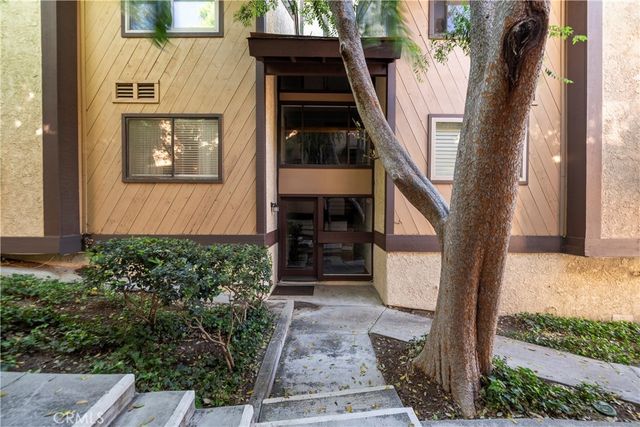 24837 Apple Street B, Newhall, CA 91321