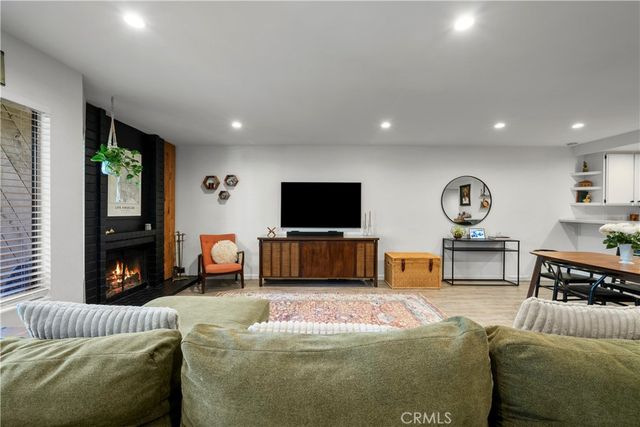 24837 Apple Street B, Newhall, CA 91321