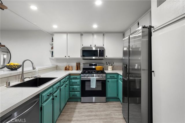 24837 Apple Street B, Newhall, CA 91321