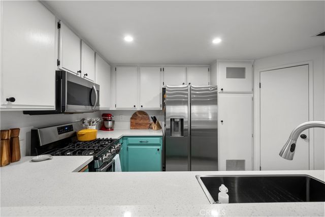 24837 Apple Street B, Newhall, CA 91321