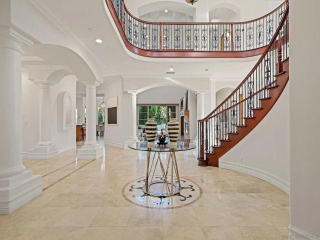 5259 Meadows Del Mar, San Diego, CA 92130