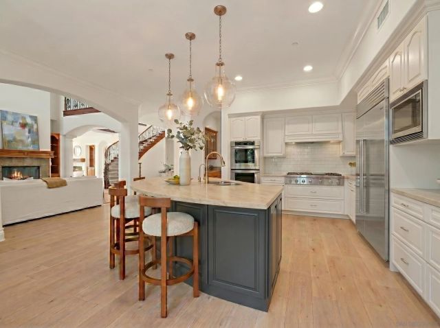 5259 Meadows Del Mar, San Diego, CA 92130