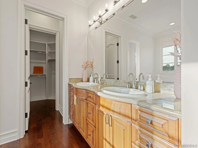 5259 Meadows Del Mar, San Diego, CA 92130