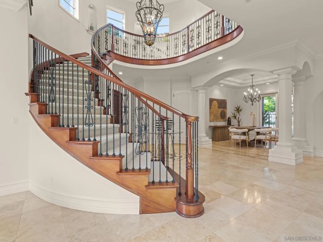5259 Meadows Del Mar, San Diego, CA 92130