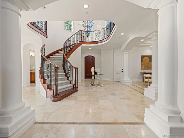 5259 Meadows Del Mar, San Diego, CA 92130
