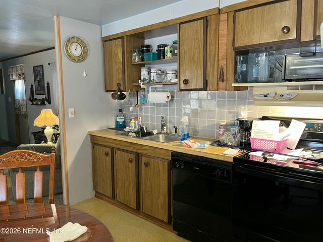 101 HUMMINGBIRD Trail, Crescent City, FL 32112
