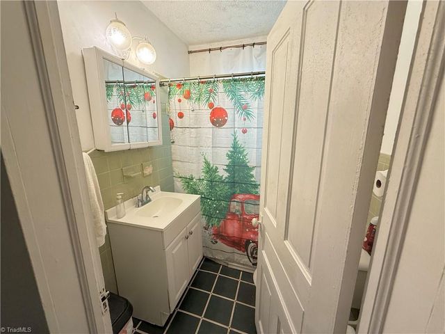 146 Patterson Avenue, Liberty, NC 27298