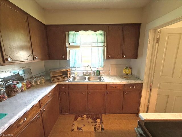 146 Patterson Avenue, Liberty, NC 27298