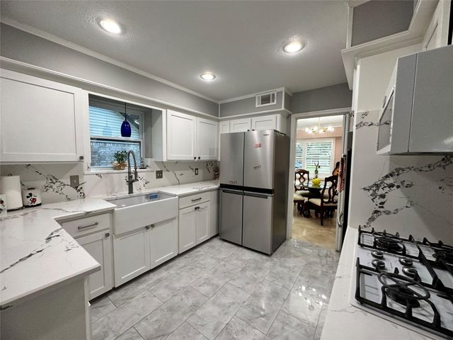 9223 Petersham Drive, Houston, TX 77031