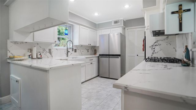 9223 Petersham Drive, Houston, TX 77031