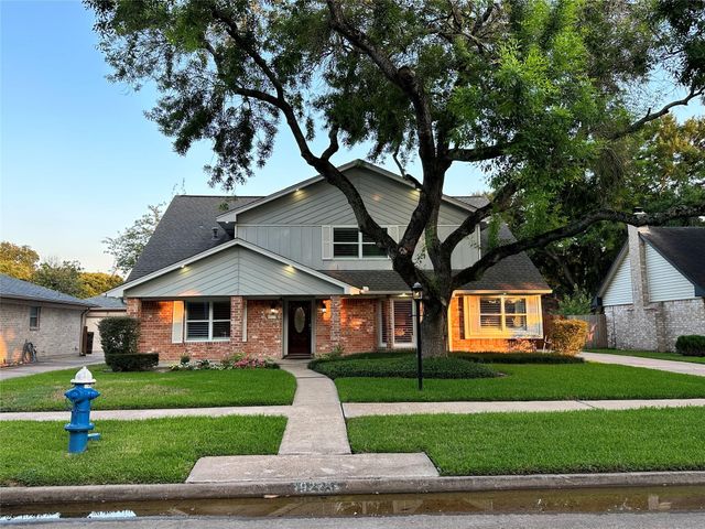9223 Petersham Drive, Houston, TX 77031