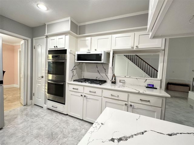 9223 Petersham Drive, Houston, TX 77031