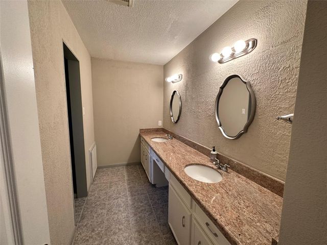 9223 Petersham Drive, Houston, TX 77031