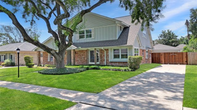 9223 Petersham Drive, Houston, TX 77031