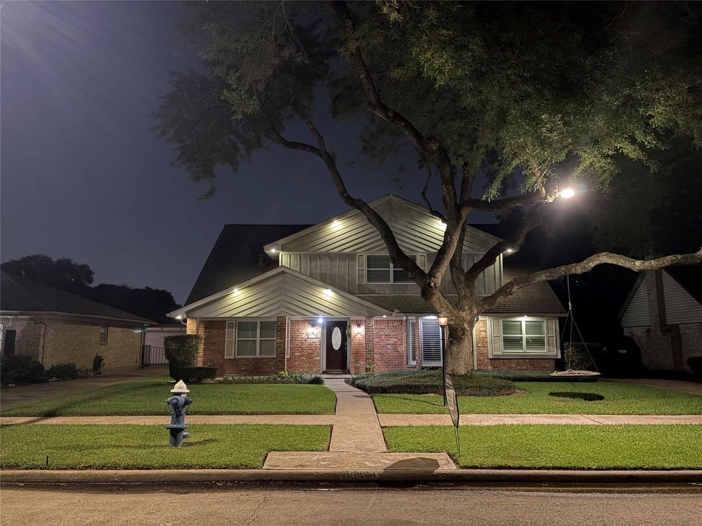 9223 Petersham Drive, Houston, TX 77031