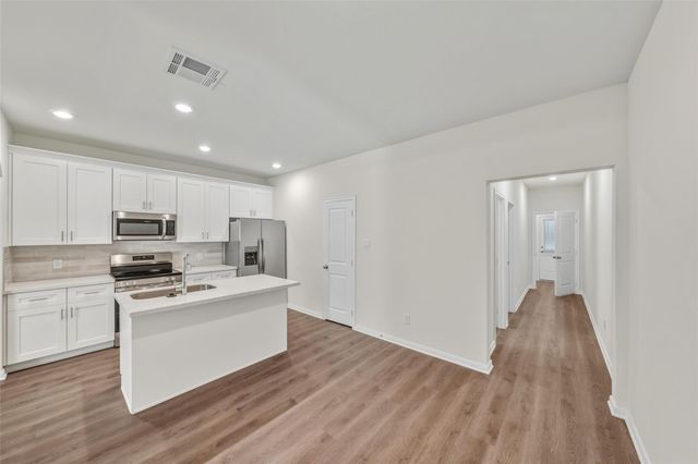 708 W Dallas Street, Conroe, TX 77301