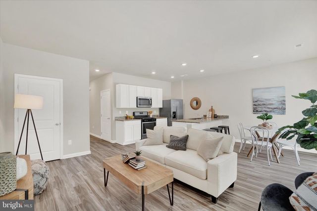 635 LOCUST RUN DR, York, PA 17404