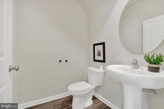 635 LOCUST RUN DR, York, PA 17404