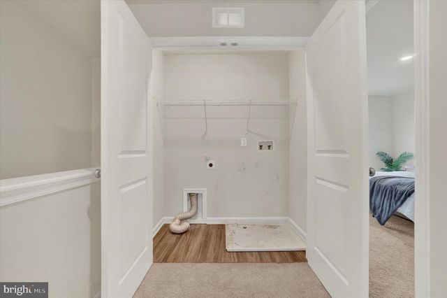 635 LOCUST RUN DR, York, PA 17404