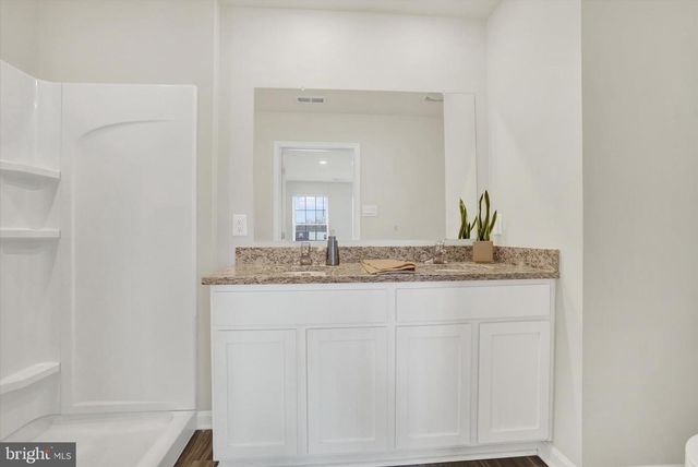 635 LOCUST RUN DR, York, PA 17404