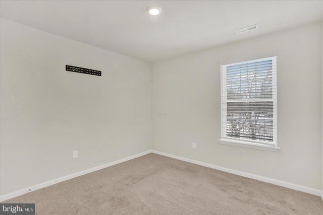 635 LOCUST RUN DR, York, PA 17404