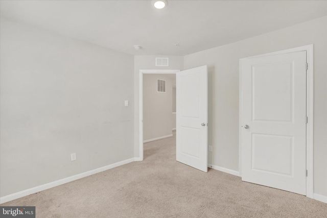 635 LOCUST RUN DR, York, PA 17404